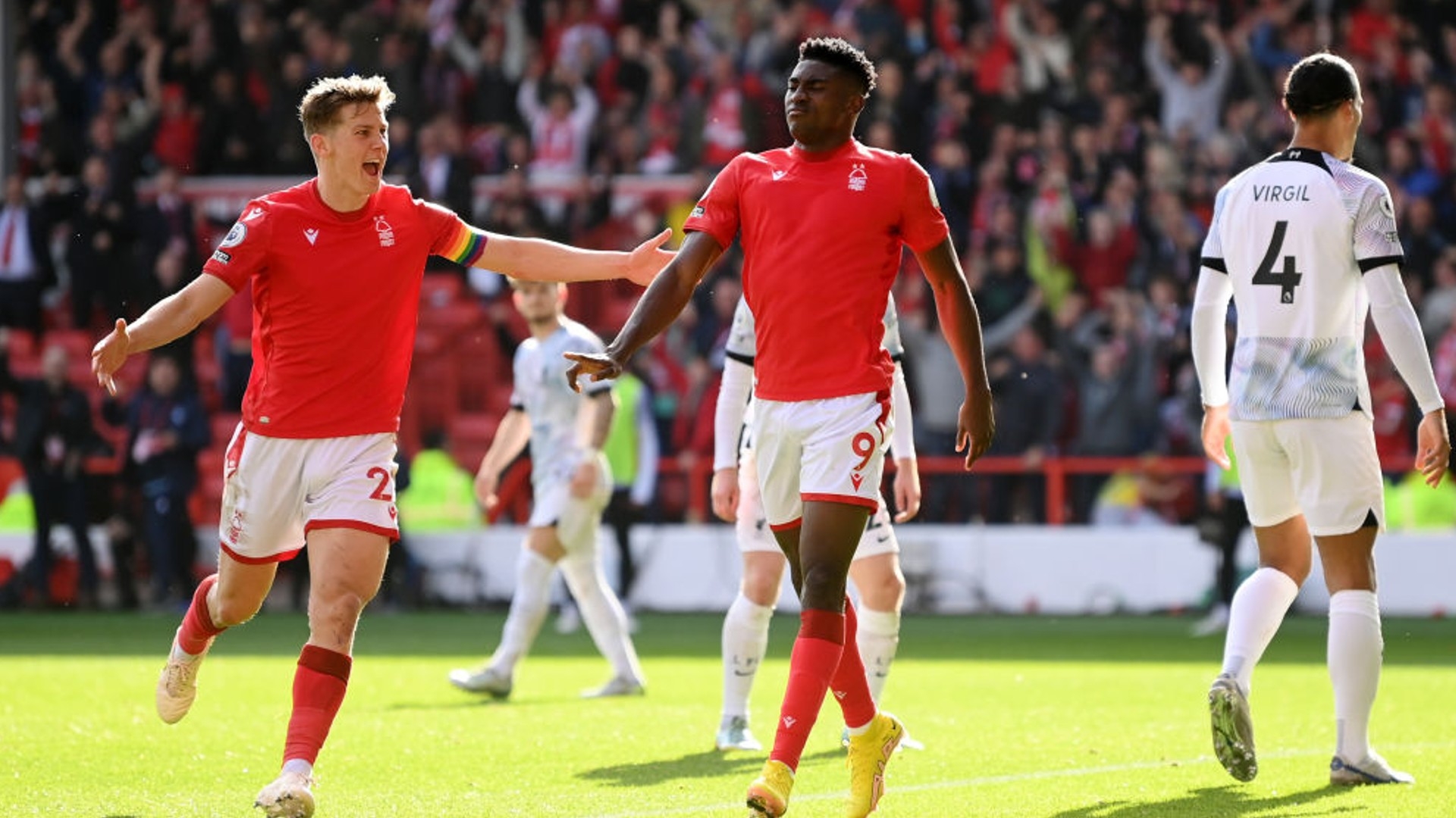 以说服他加 以说服他加