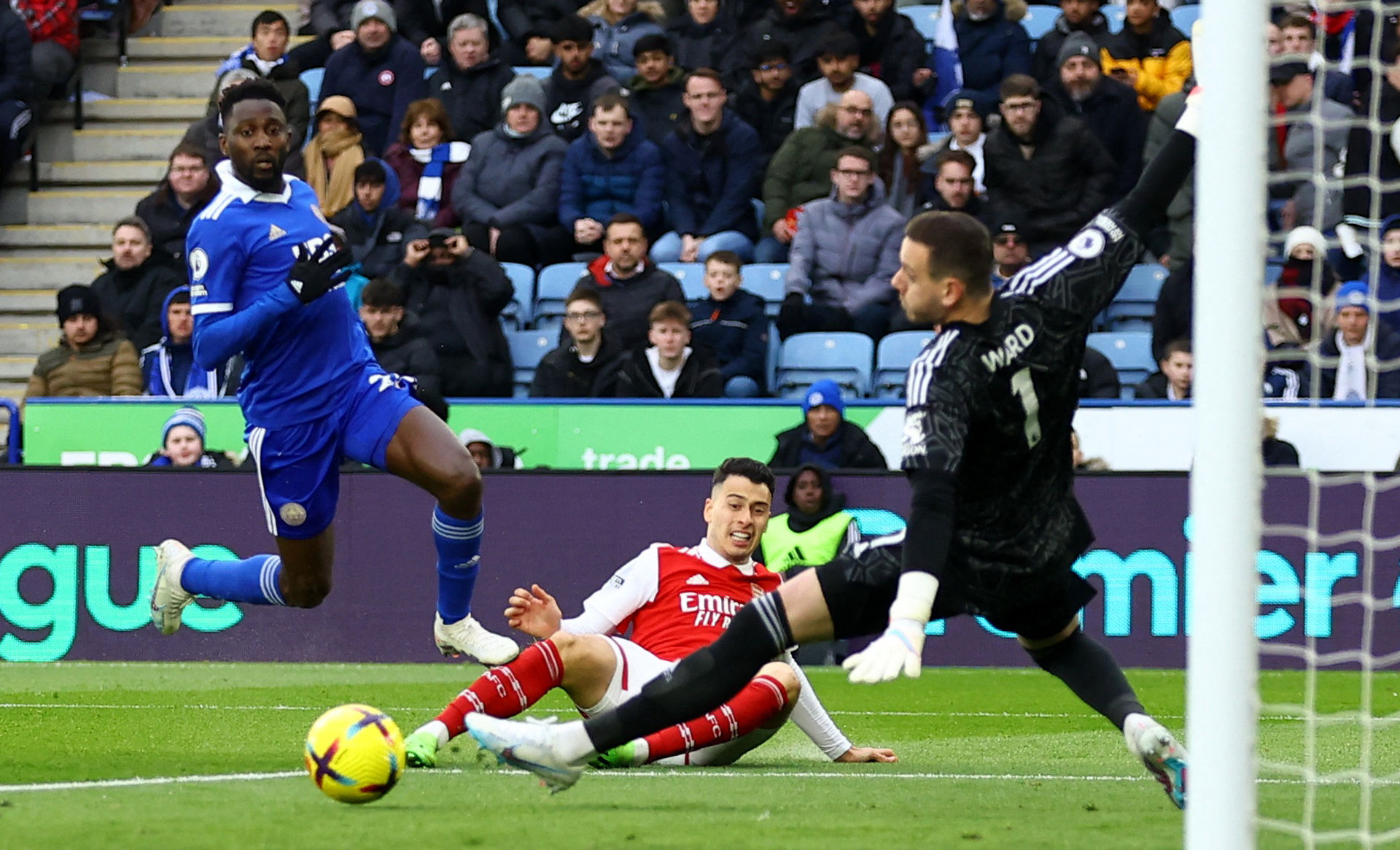 场上帮忙 场上帮忙